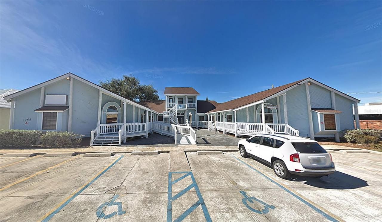 1365 N Courtenay Parkway, Merritt Island, FL 32953 Main Photo