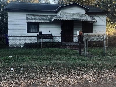 2017 Hampton Avenue, North Charleston, SC 29405