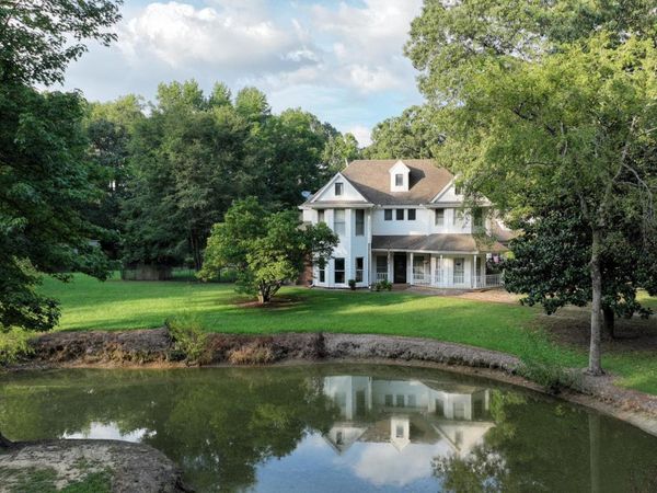 9144 Valley Grove Lane, Southaven, MS 38672