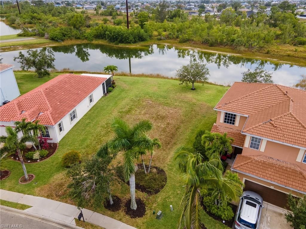 2666 Blue Cypress Lake Ct, Cape Coral, FL 33909 Photo