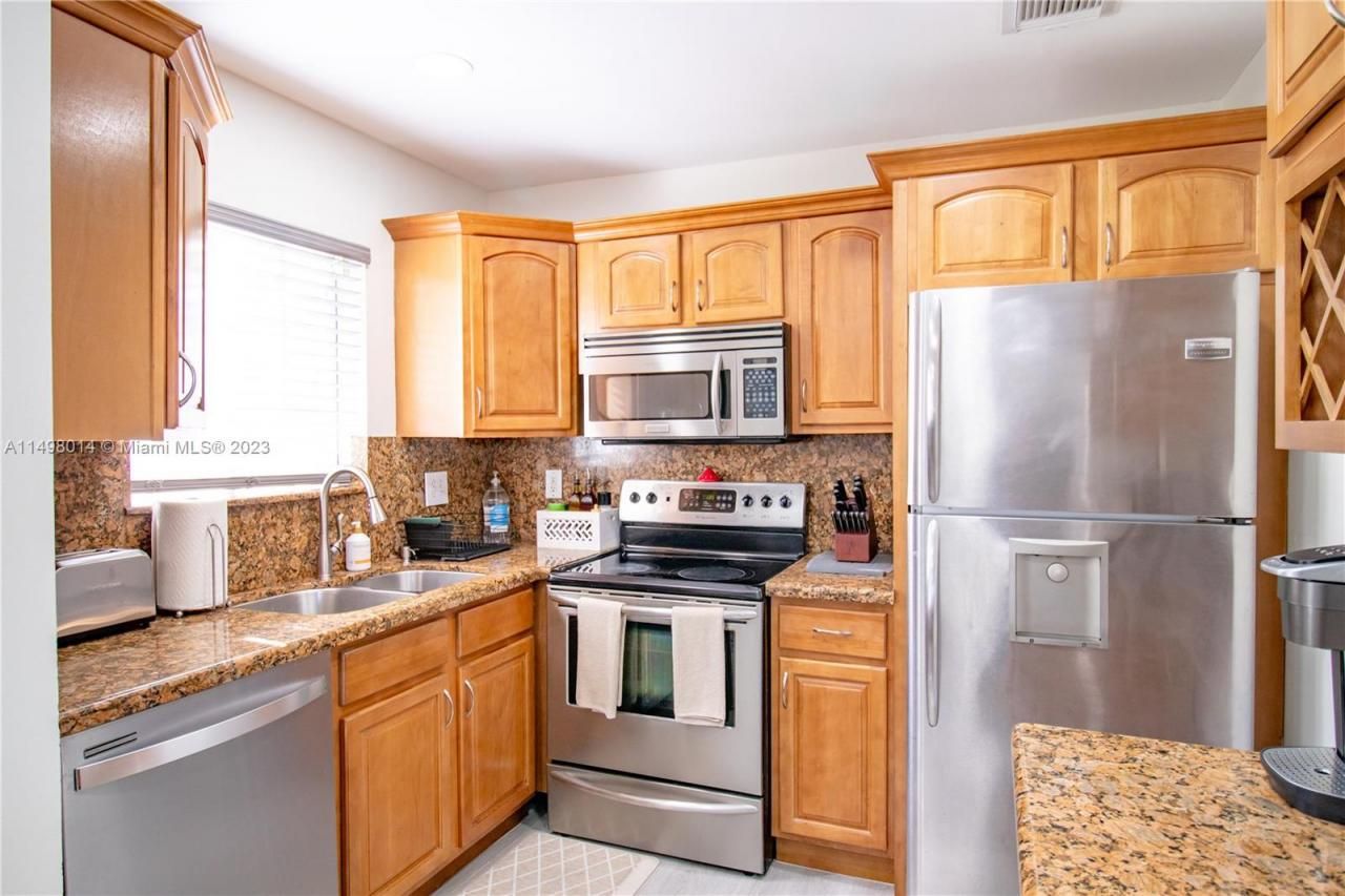 18706 SW 100th Ave, Unit 18706, Cutler Bay, FL 33157 Photo