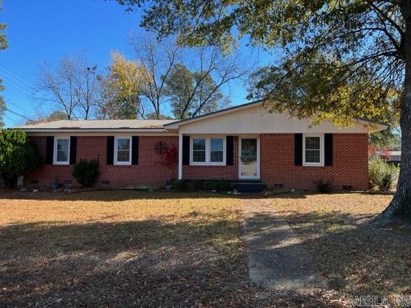 1502 N Jackson, Magnolia, AR 71753