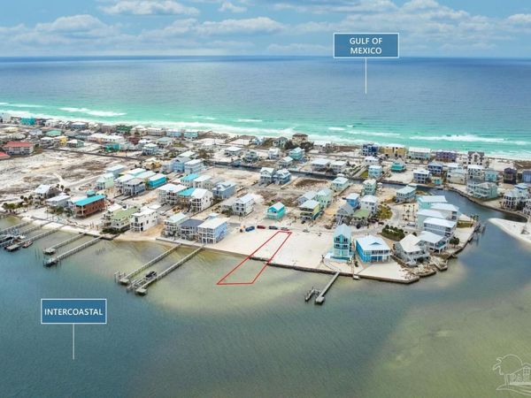 7362 Grand Navarre Blvd, Navarre Beach, FL 32566