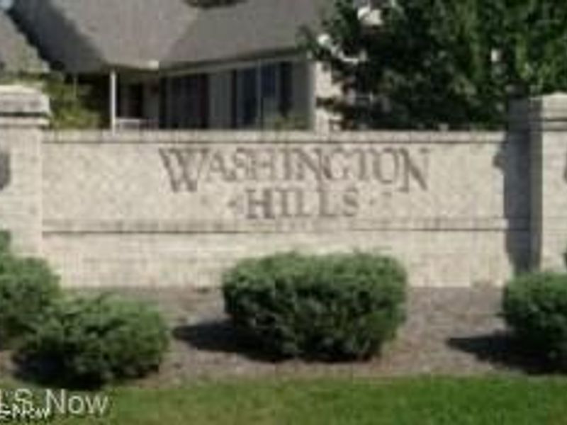 Valewood Circle, Alliance, OH 44601 Photo 1