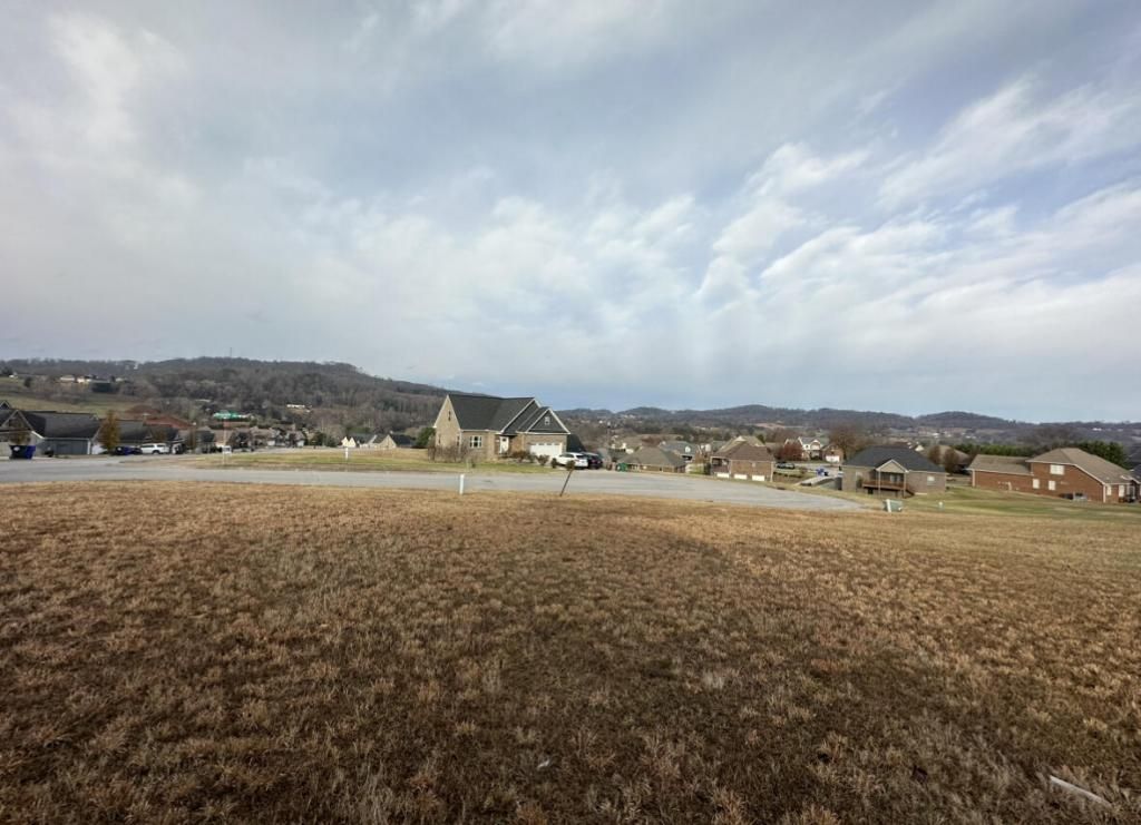 439 Lochmere Greene Drive, Morristown, TN 37814 Main Photo