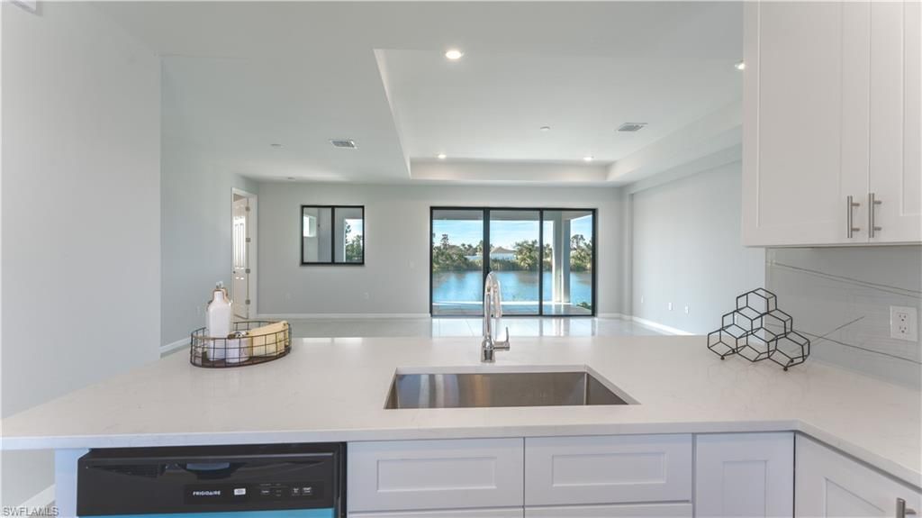 3340 NE 19th Ave, Cape Coral, FL 33909 Photo