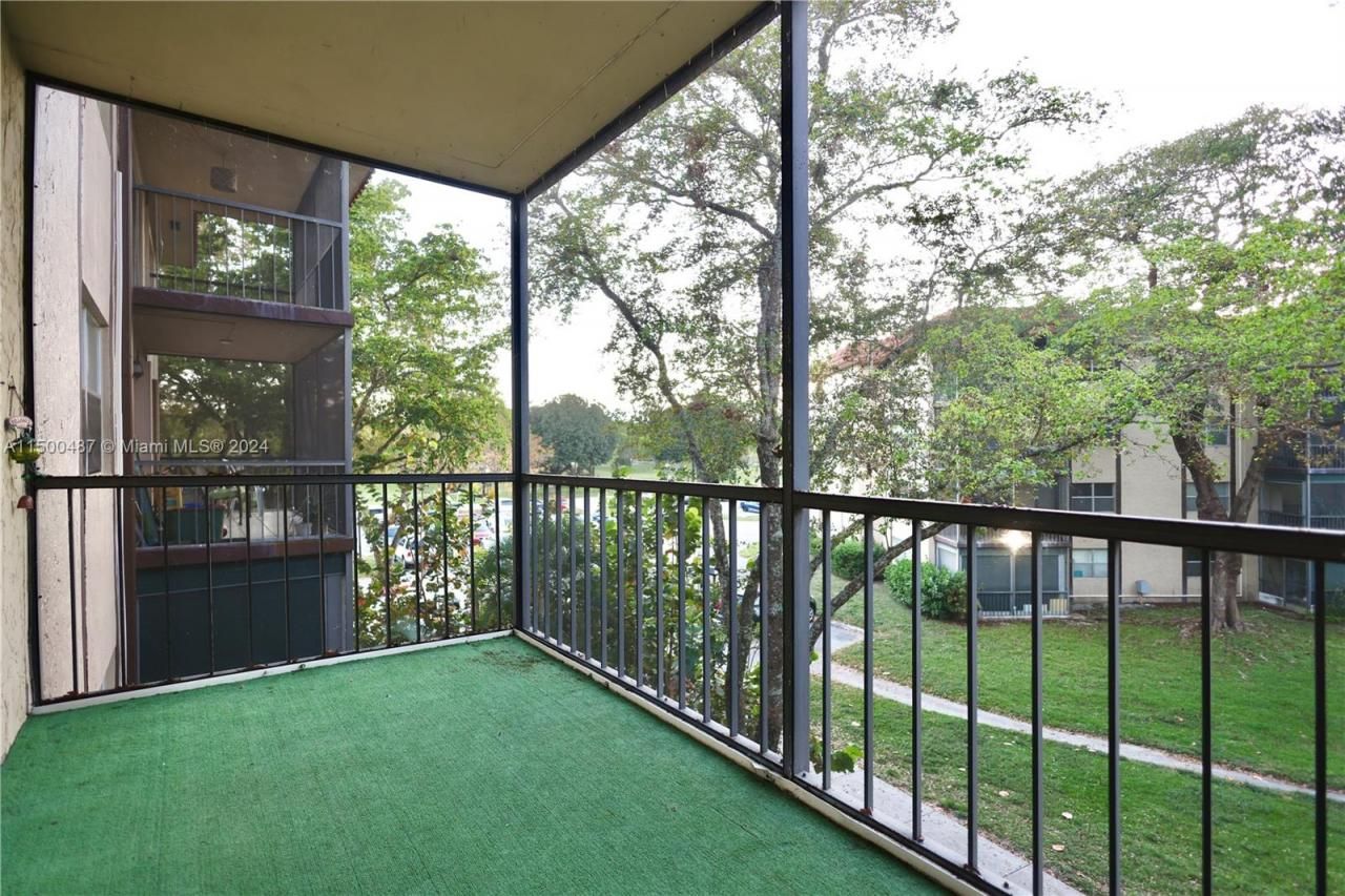 6001 N Falls Cir Dr, Unit 309, Lauderhill, FL 33319 Photo