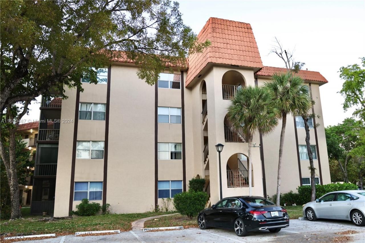 6001 N Falls Cir Dr, Unit 309, Lauderhill, FL 33319 Photo