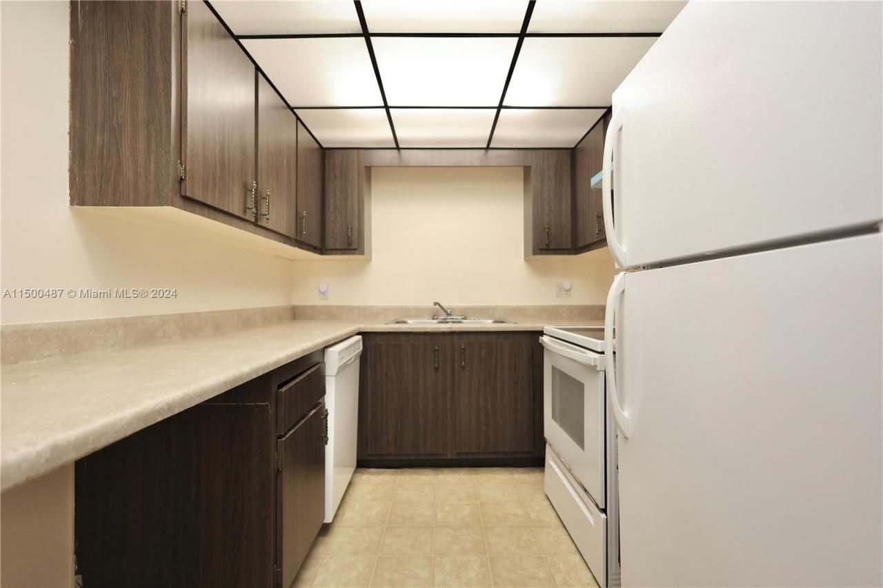 6001 N Falls Cir Dr, Unit 309, Lauderhill, FL 33319 Photo