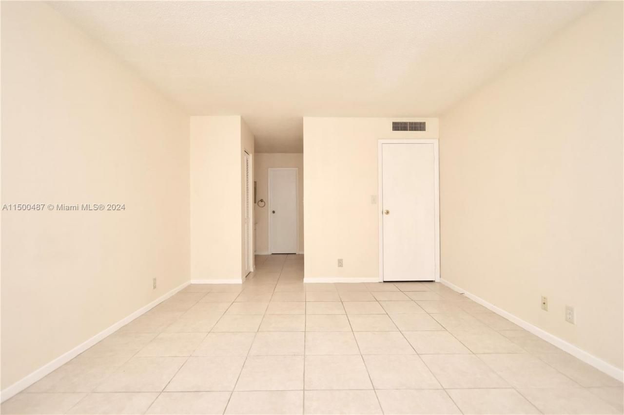 6001 N Falls Cir Dr, Unit 309, Lauderhill, FL 33319 Photo