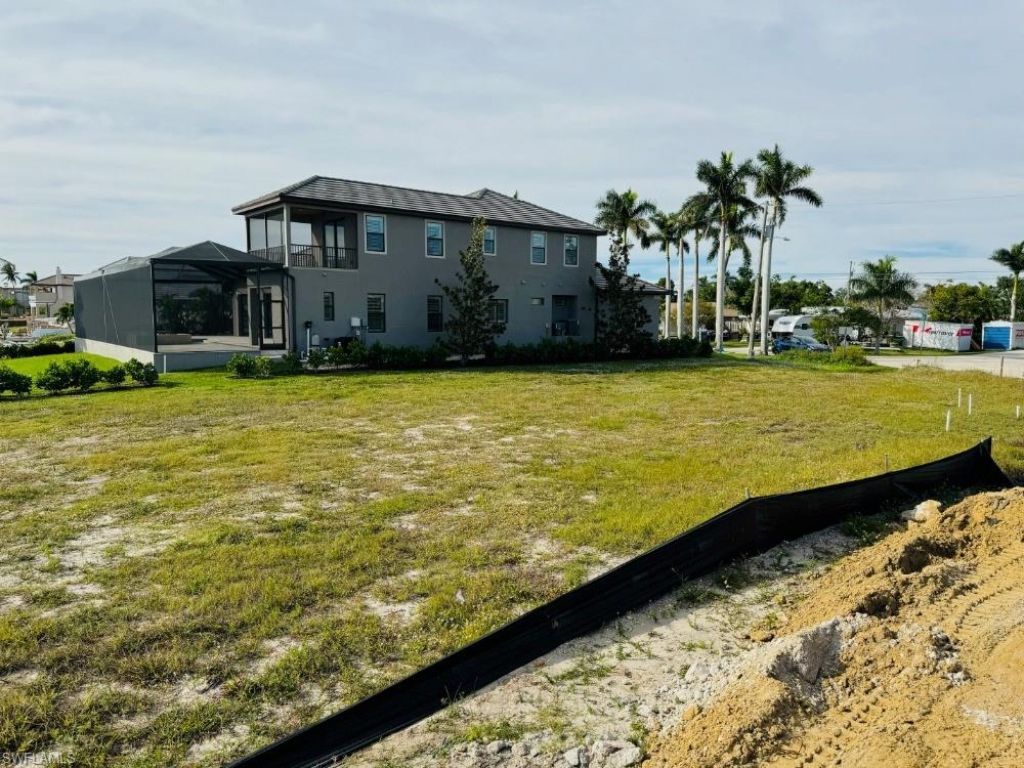 602 Coral Dr, Cape Coral, FL 33904 Photo