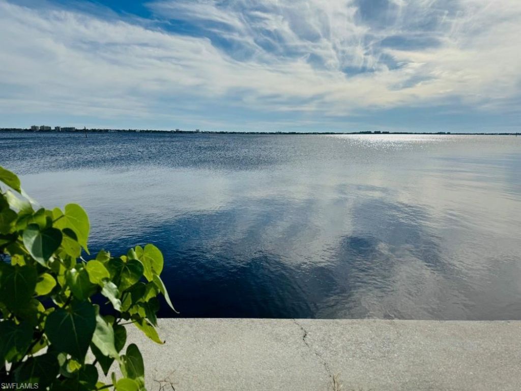 602 Coral Dr, Cape Coral, FL 33904 Photo