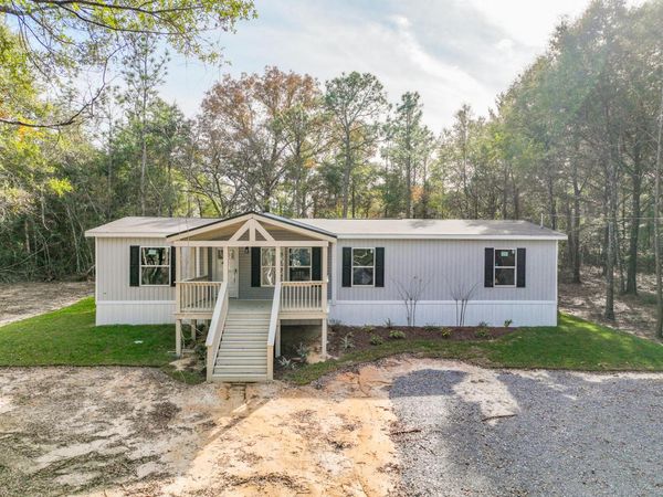 81 LEE ANN Lane, DeFuniak Springs, FL 32433