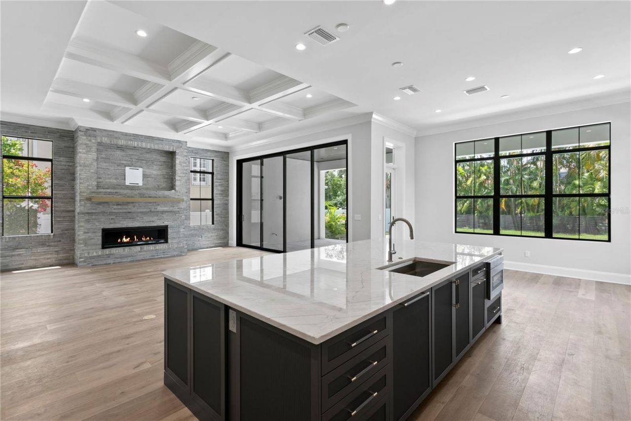 3109 W Knights Avenue, Tampa, FL 33611 Photo