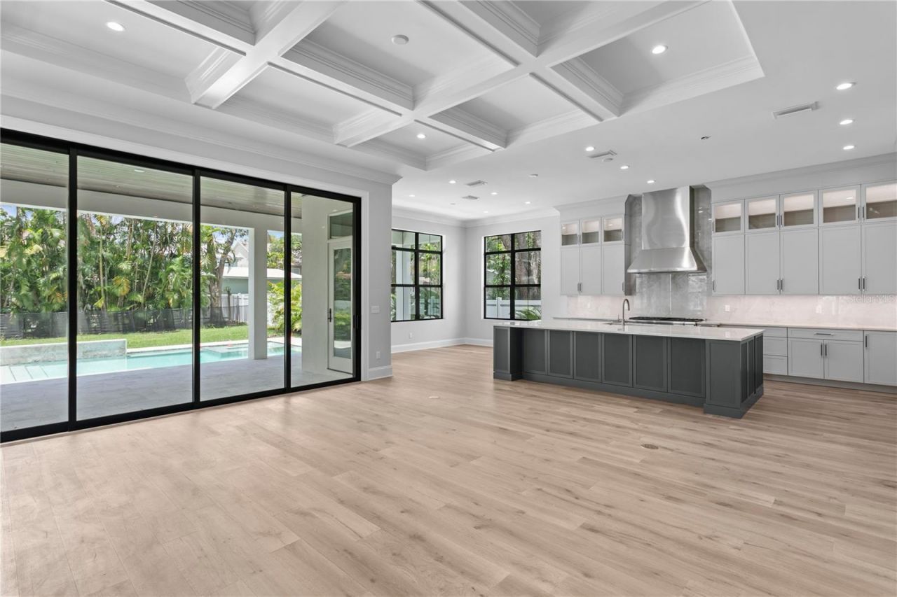 3109 W Knights Avenue, Tampa, FL 33611 Photo