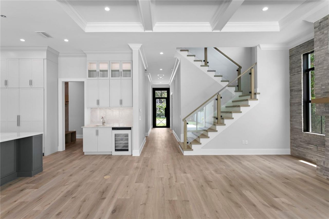 3109 W Knights Avenue, Tampa, FL 33611 Photo