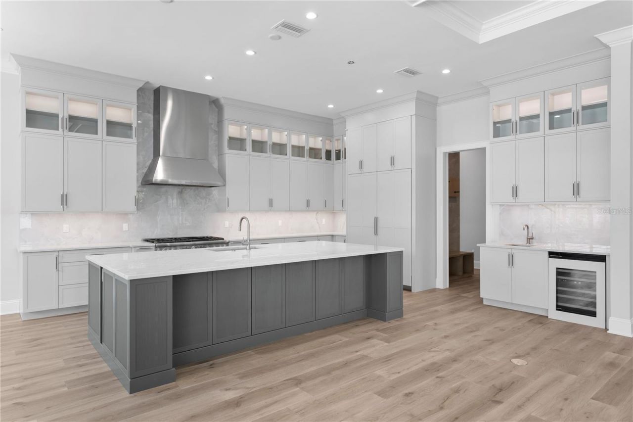 3109 W Knights Avenue, Tampa, FL 33611 Photo