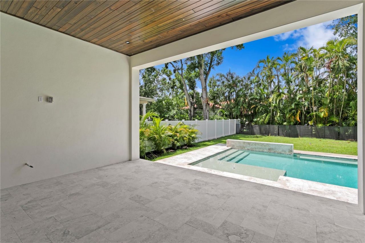 3109 W Knights Avenue, Tampa, FL 33611 Photo