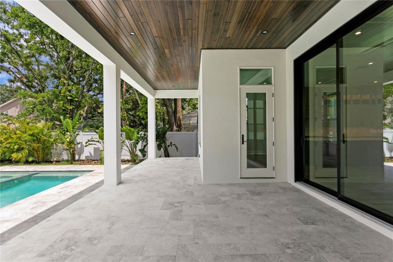 3109 W Knights Avenue, Tampa, FL 33611 Photo