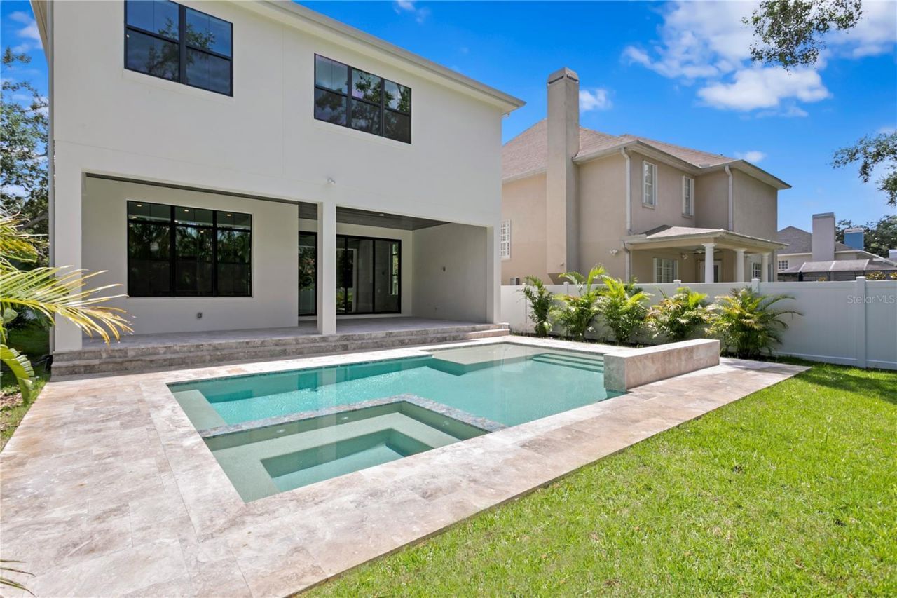 3109 W Knights Avenue, Tampa, FL 33611 Photo