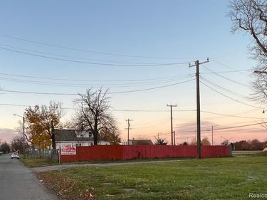 9060 DELMAR Street, Detroit, MI 48211