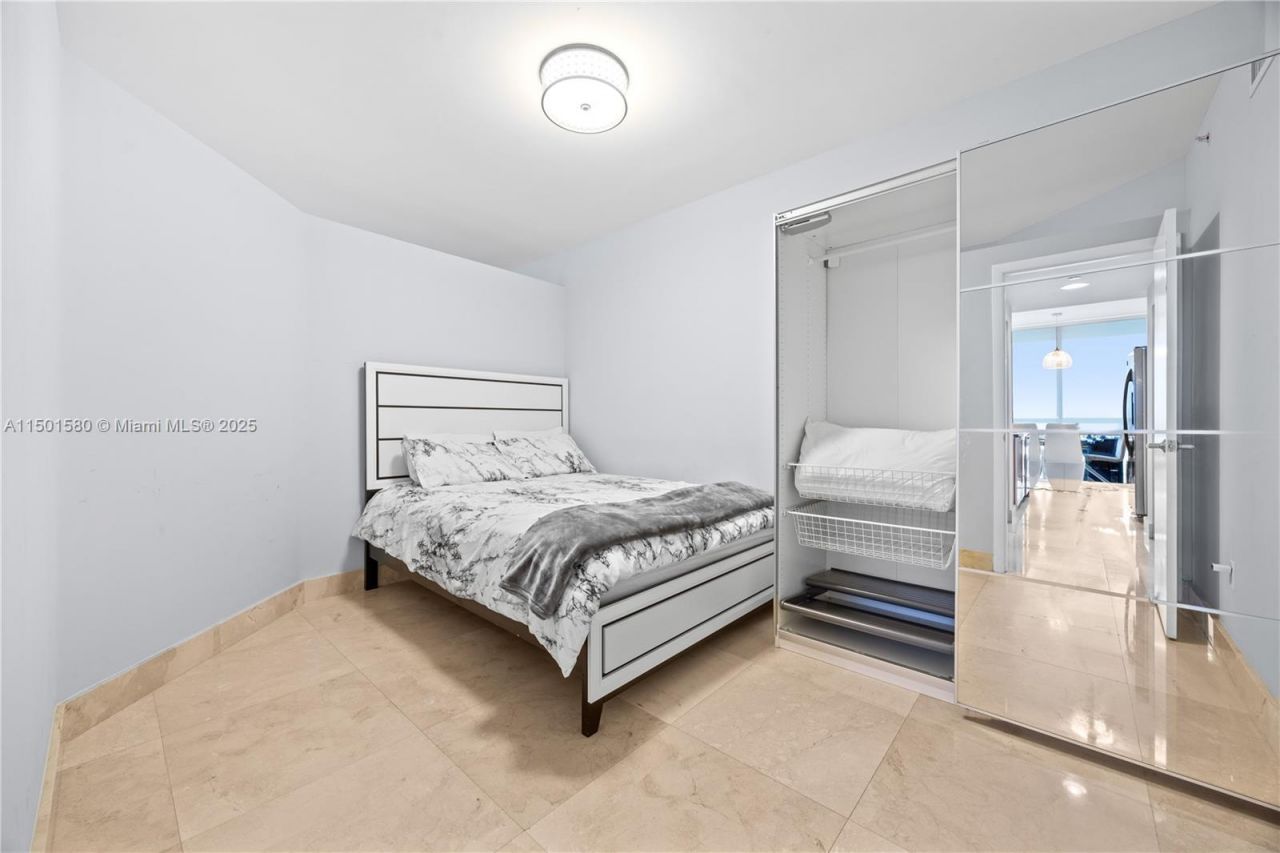 6365 Collins Ave, Unit 4106, Miami Beach, FL 33141 Photo