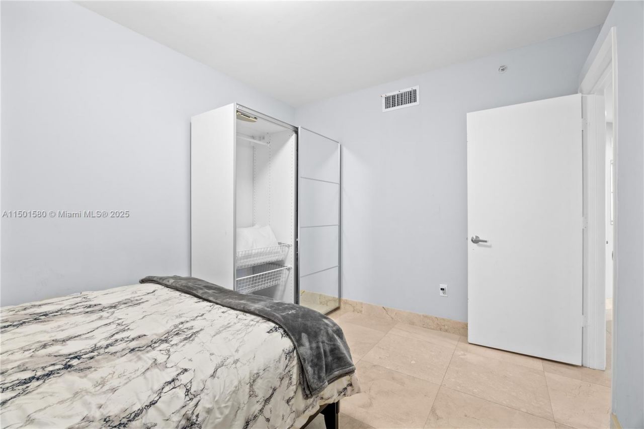 6365 Collins Ave, Unit 4106, Miami Beach, FL 33141 Photo