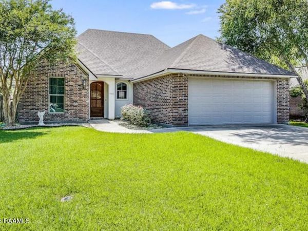 402 E Martial Avenue, Lafayette, LA 70508