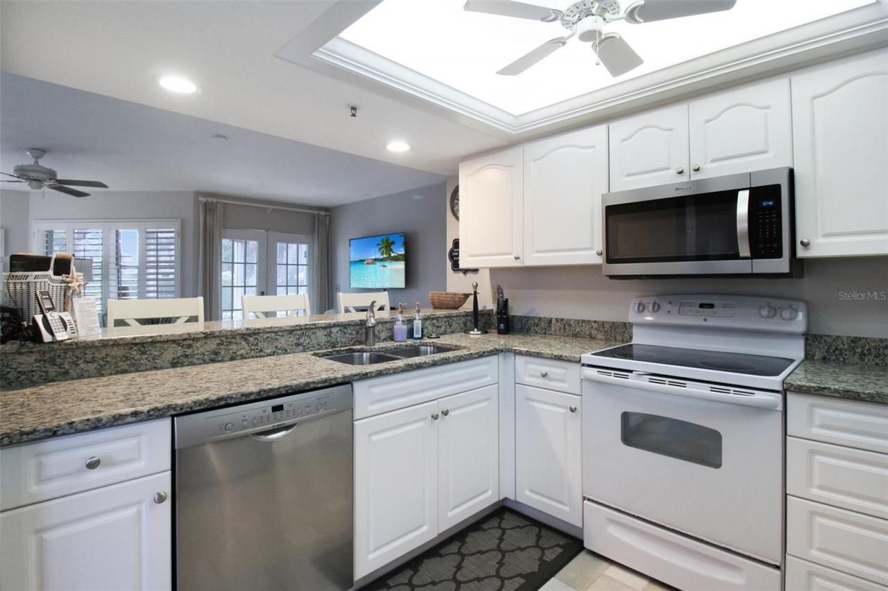 1338 Siesta Bayside Drive, Unit 1338-C, Sarasota, FL 34242 Photo