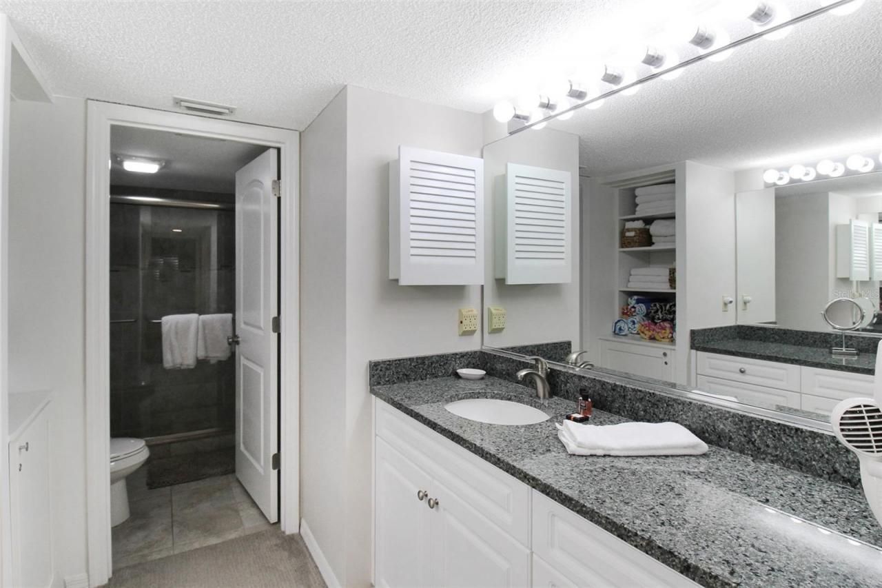 1338 Siesta Bayside Drive, Unit 1338-C, Sarasota, FL 34242 Photo