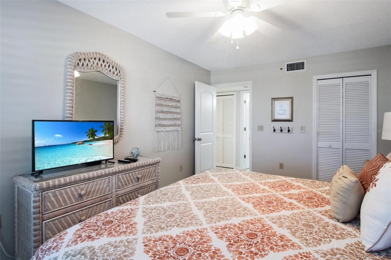 1338 Siesta Bayside Drive, Unit 1338-C, Sarasota, FL 34242 Photo