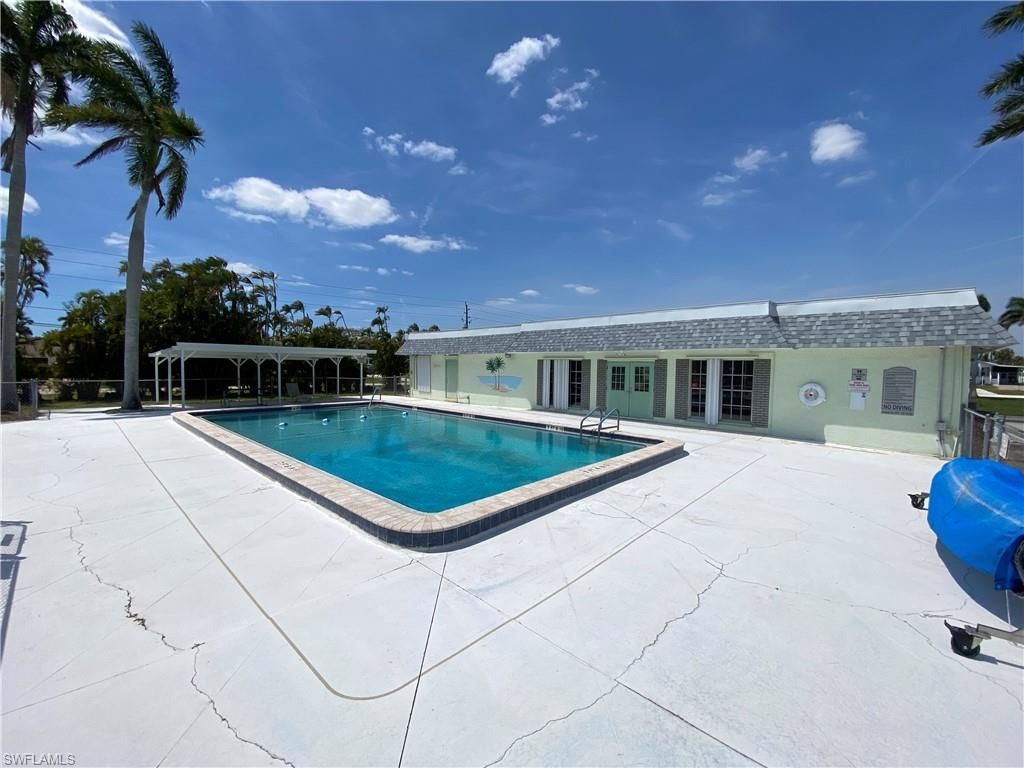 127 Raintree Ln, Fort Myers, FL 33908 Photo