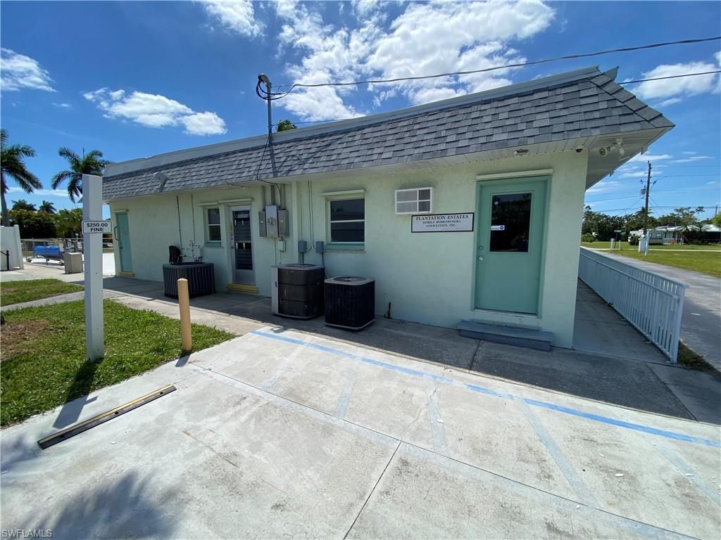 127 Raintree Ln, Fort Myers, FL 33908 Photo
