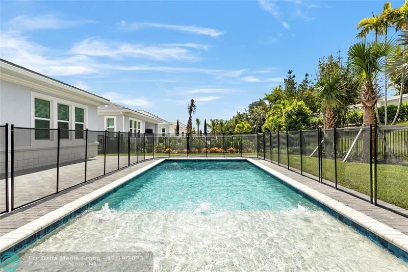 9224 Crestview Cir, Palm Beach Gardens, FL 33412 Photo