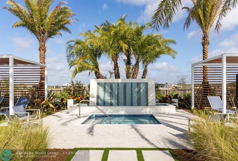 9224 Crestview Cir, Palm Beach Gardens, FL 33412 Photo