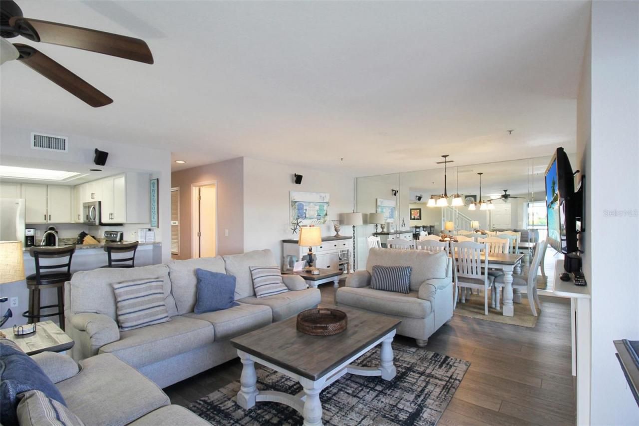 1389 Siesta Bayside Drive, Unit 1389-F, Sarasota, FL 34242 Photo