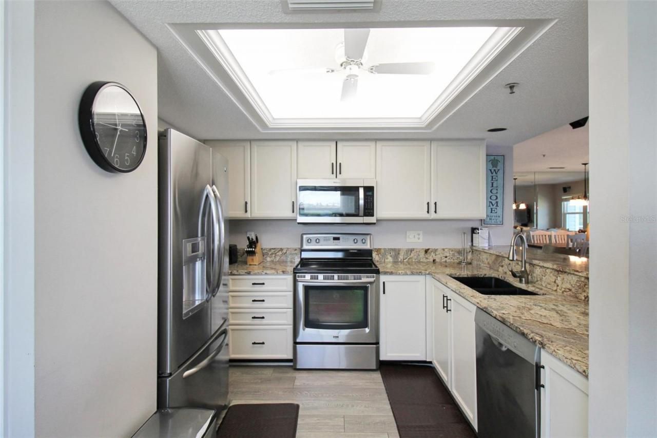 1389 Siesta Bayside Drive, Unit 1389-F, Sarasota, FL 34242 Photo