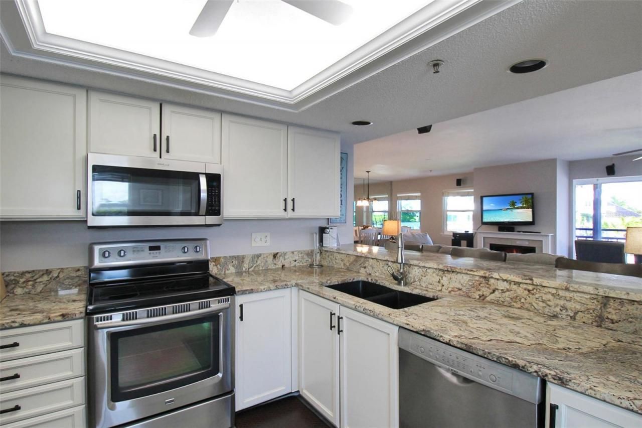1389 Siesta Bayside Drive, Unit 1389-F, Sarasota, FL 34242 Photo