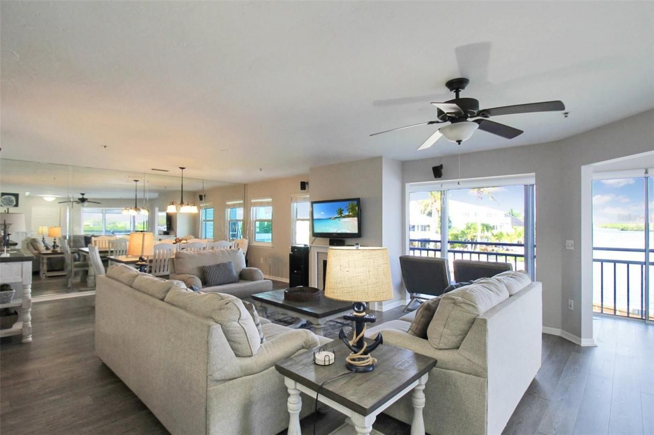 1389 Siesta Bayside Drive, Unit 1389-F, Sarasota, FL 34242 Photo