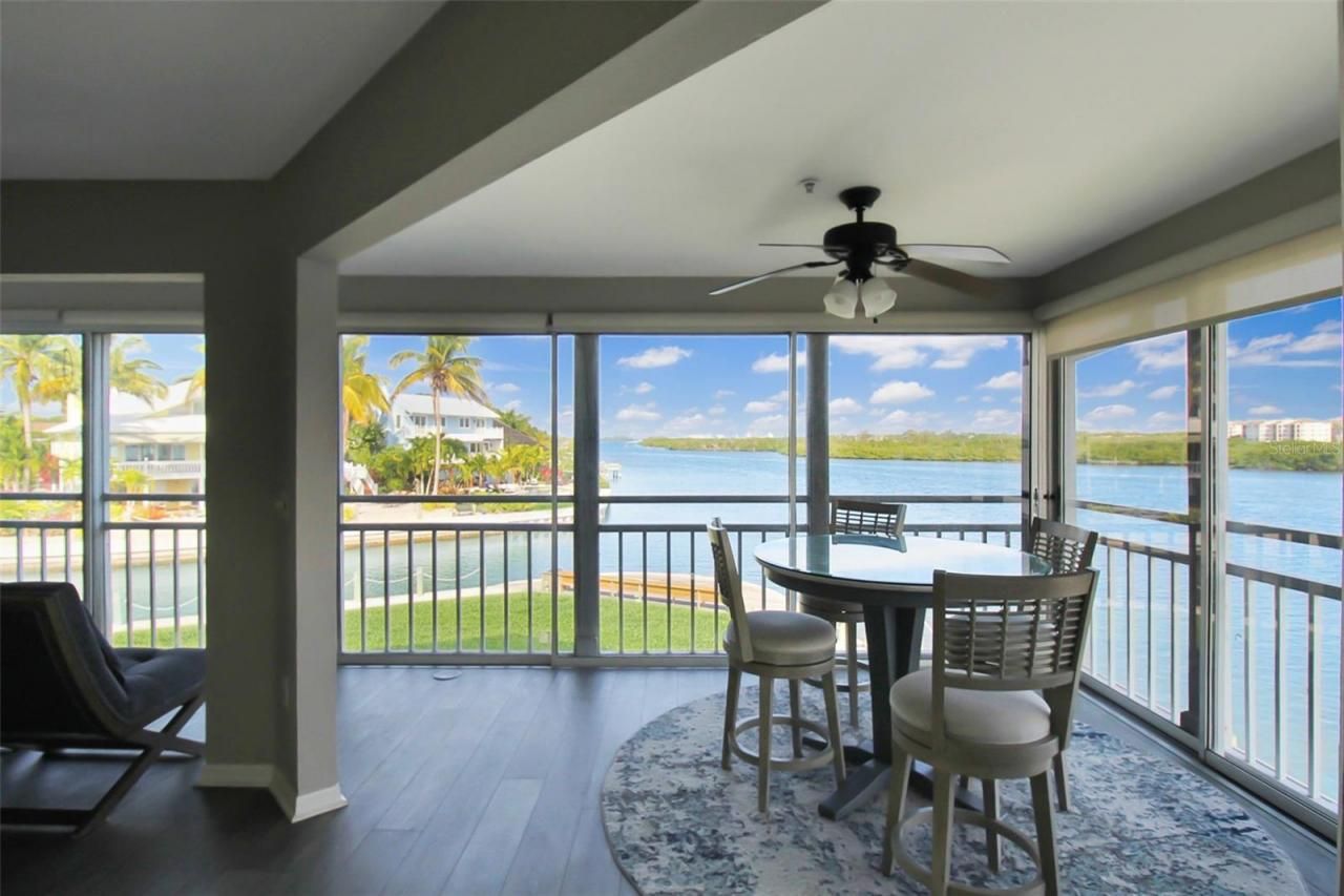 1389 Siesta Bayside Drive, Unit 1389-F, Sarasota, FL 34242 Photo