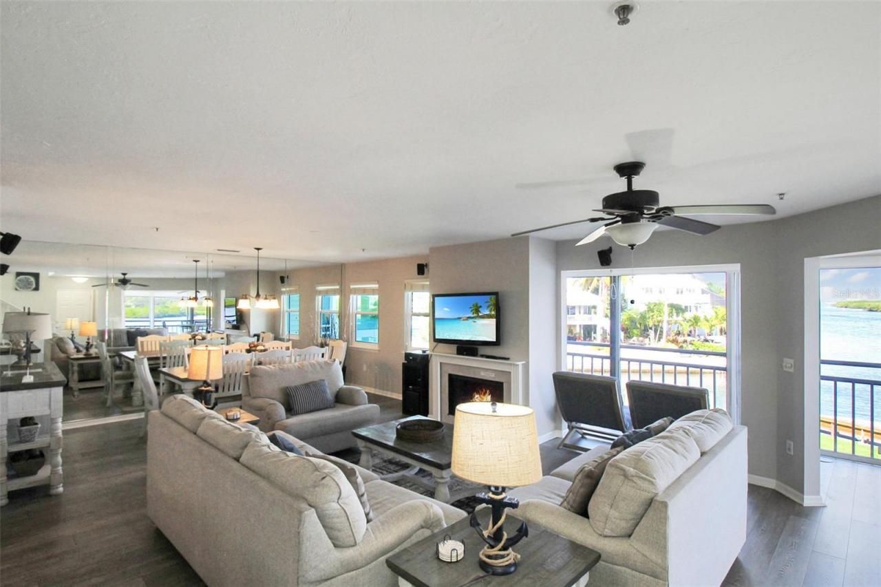 1389 Siesta Bayside Drive, Unit 1389-F, Sarasota, FL 34242 Photo
