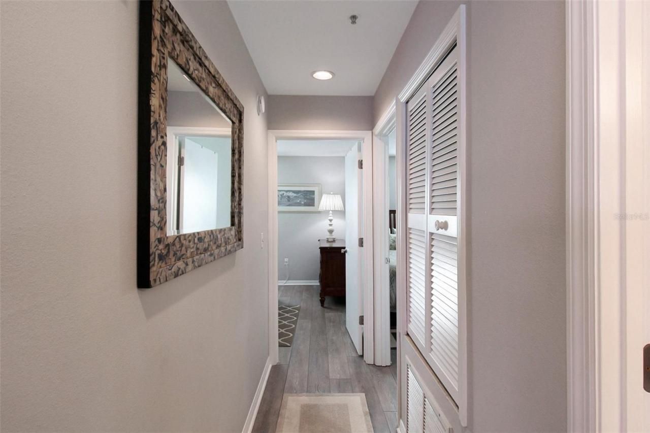 1389 Siesta Bayside Drive, Unit 1389-F, Sarasota, FL 34242 Photo