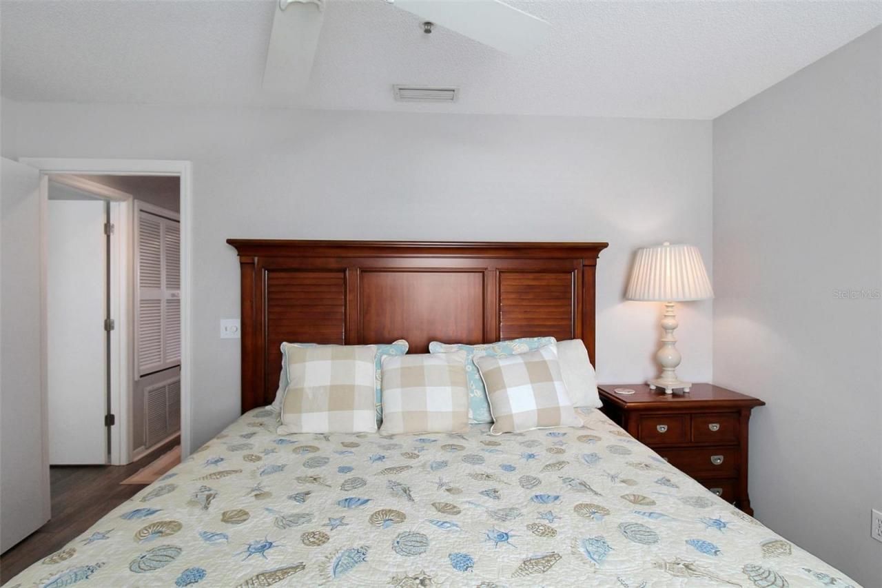 1389 Siesta Bayside Drive, Unit 1389-F, Sarasota, FL 34242 Photo