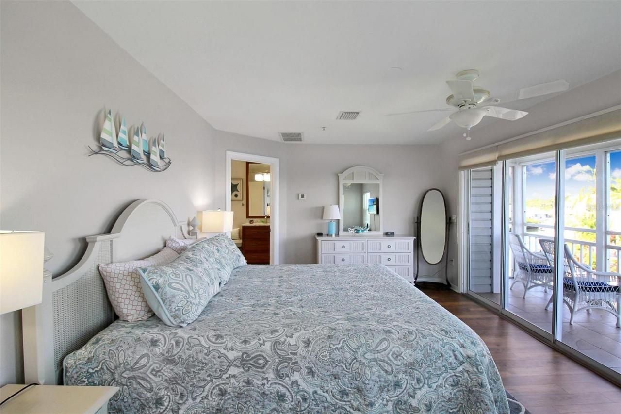 1389 Siesta Bayside Drive, Unit 1389-F, Sarasota, FL 34242 Photo