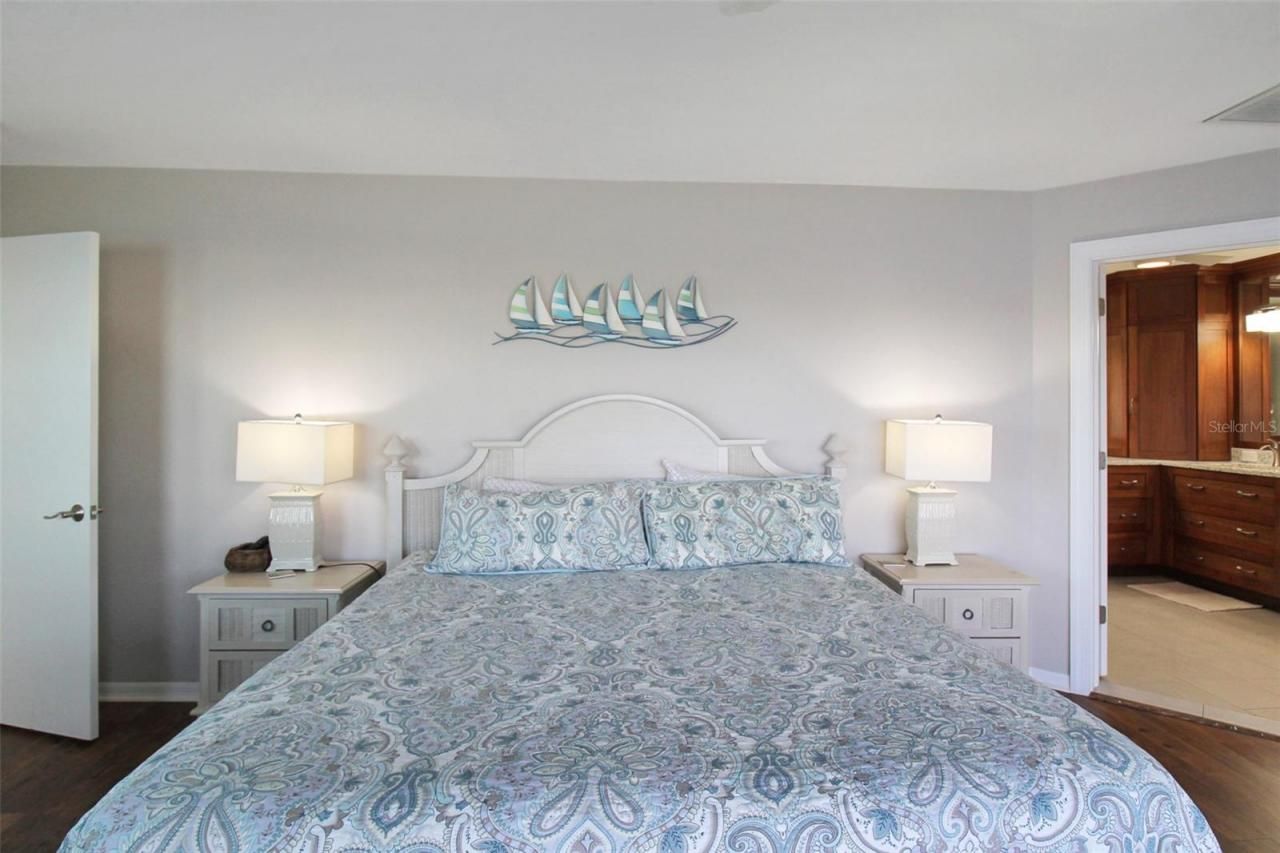1389 Siesta Bayside Drive, Unit 1389-F, Sarasota, FL 34242 Photo