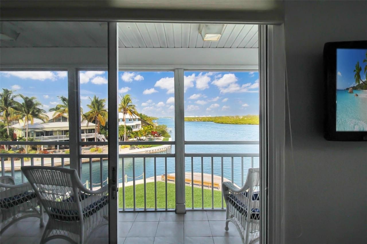 1389 Siesta Bayside Drive, Unit 1389-F, Sarasota, FL 34242 Photo