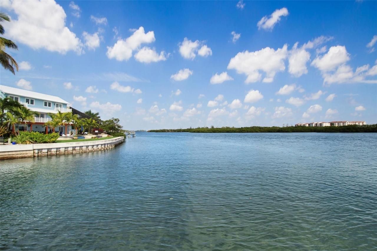 1389 Siesta Bayside Drive, Unit 1389-F, Sarasota, FL 34242 Photo