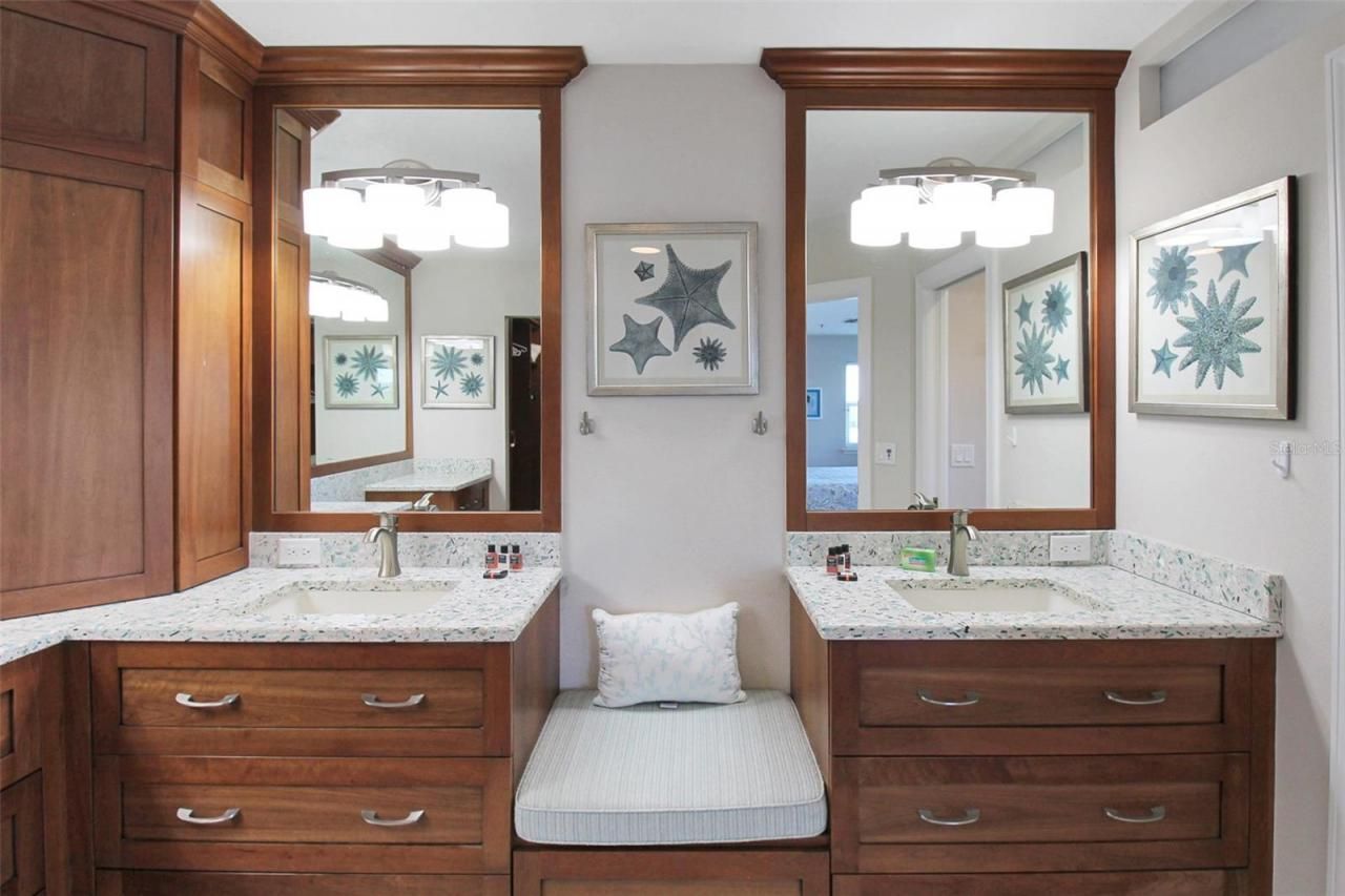 1389 Siesta Bayside Drive, Unit 1389-F, Sarasota, FL 34242 Photo