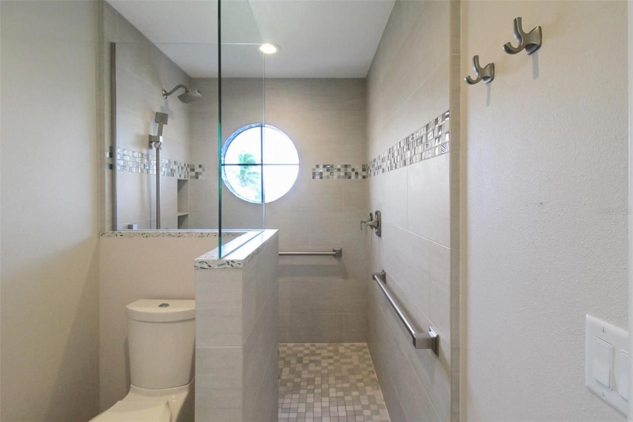 1389 Siesta Bayside Drive, Unit 1389-F, Sarasota, FL 34242 Photo