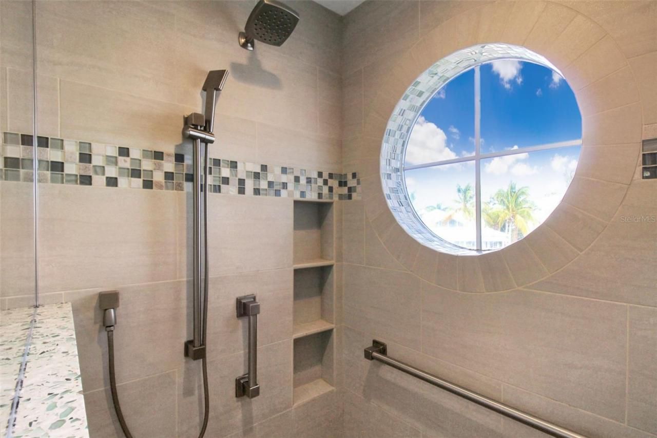 1389 Siesta Bayside Drive, Unit 1389-F, Sarasota, FL 34242 Photo